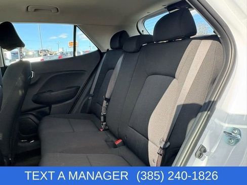 Used 2025 Hyundai Venue SE image 10