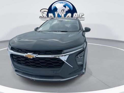 New 2026 Chevrolet Trax LT w/ Driver Confidence Package image 3