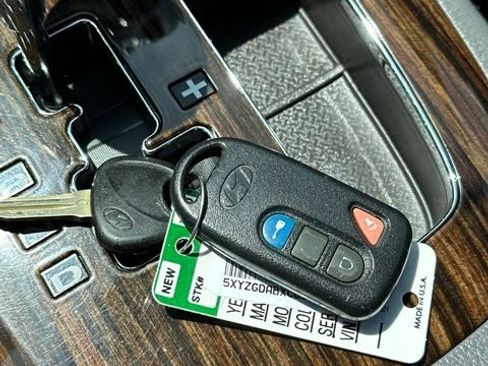 Used 2012 Hyundai Santa Fe GLS AWD/4WD image 34