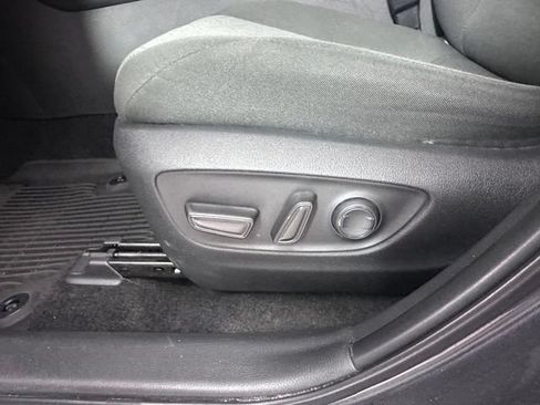 Used 2022 Toyota RAV4 XLE w/ Carpet Mat Package (TMS) AWD/4WD image 20