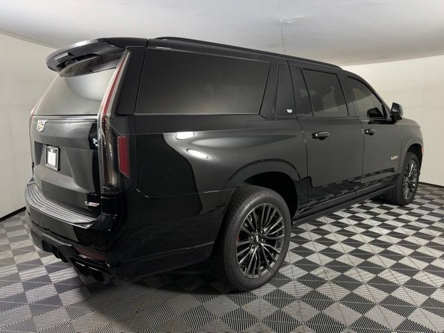 Used 2024 Cadillac Escalade ESV V AWD/4WD image 7