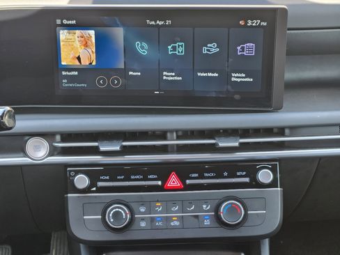 Certified 2025 Hyundai Santa Cruz SE AWD/4WD image 24