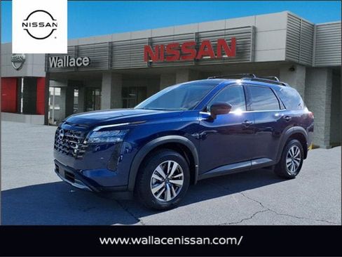 New 2026 Nissan Pathfinder SL image 1