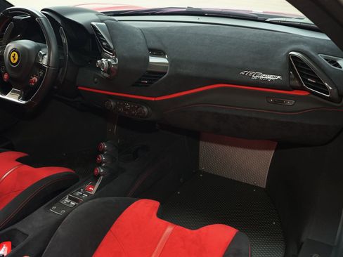 Used 2020 Ferrari 488 Pista Spider image 18