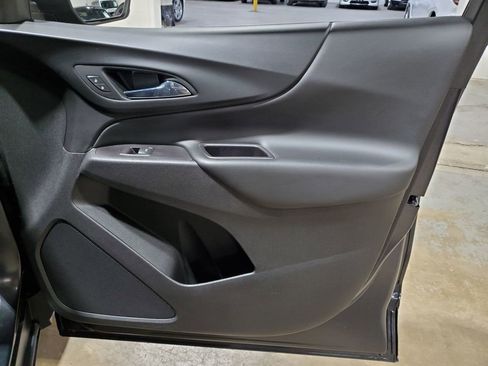 Used 2022 Chevrolet Equinox LT image 16