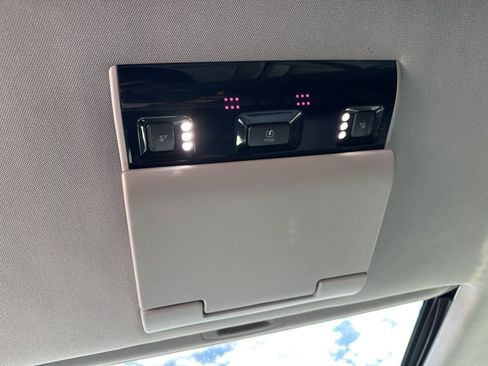 Used 2016 Chevrolet Suburban LT w/ Luxury Package image 23