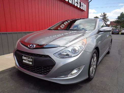 Used 2015 Hyundai Sonata Limited w/ Option Group 02 FWD image 12