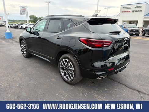 Used 2025 Chevrolet Blazer RS AWD/4WD image 3