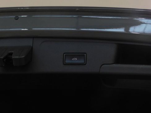 Used 2020 Volkswagen Atlas Cross Sport SEL Premium R-Line image 59