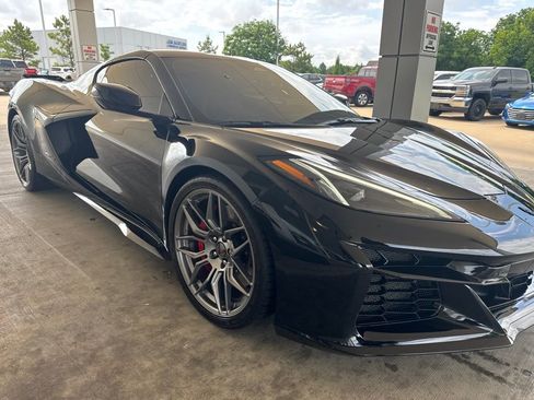 Used 2025 Chevrolet Corvette Z06 w/ Stealth Interior Trim Package RWD image 5