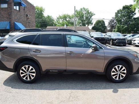 Used 2021 Subaru Outback Premium w/ Tech Package 1 AWD/4WD image 8