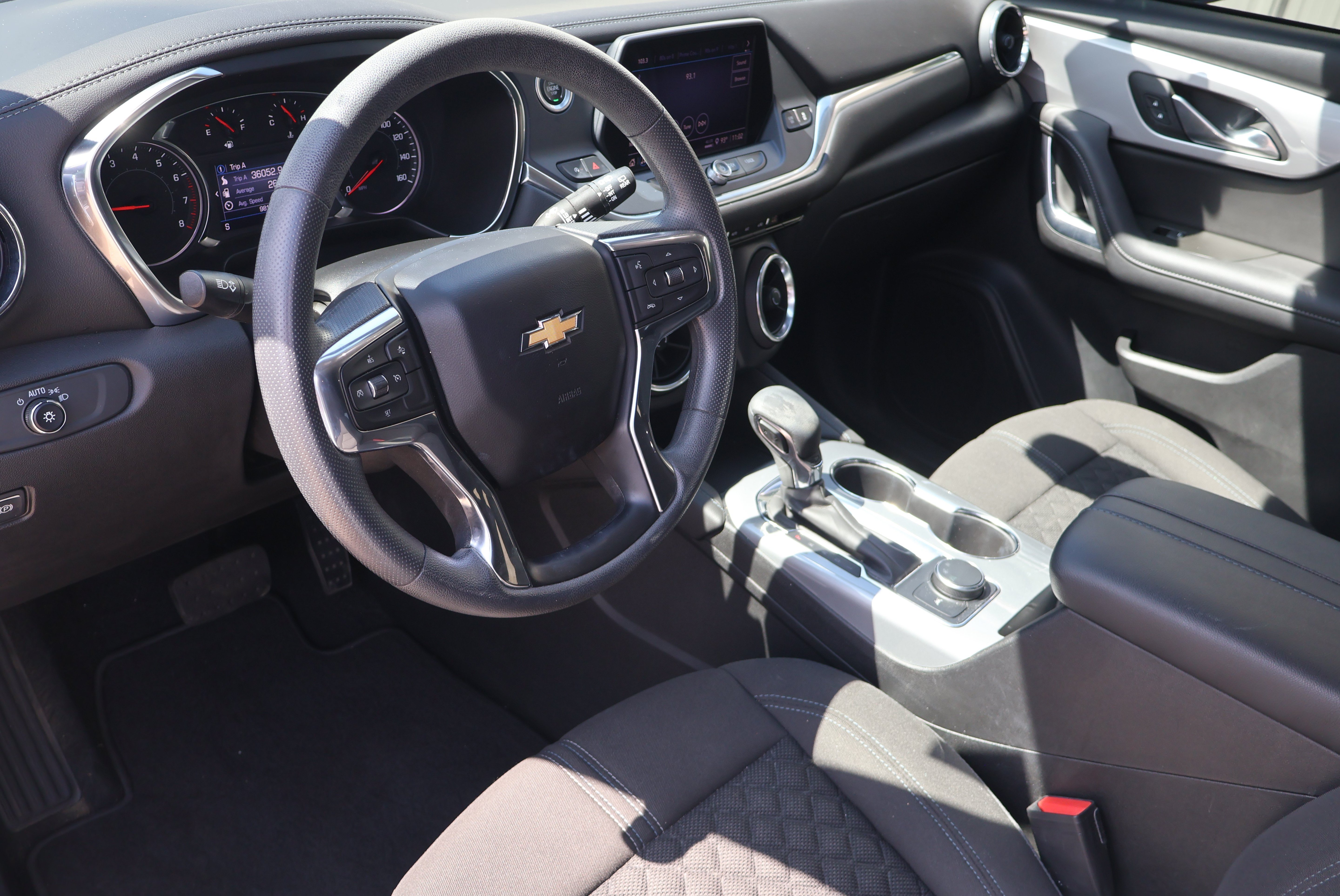 Used 2022 Chevrolet Blazer LT w/ Midnight/Sport Edition FWD image 6