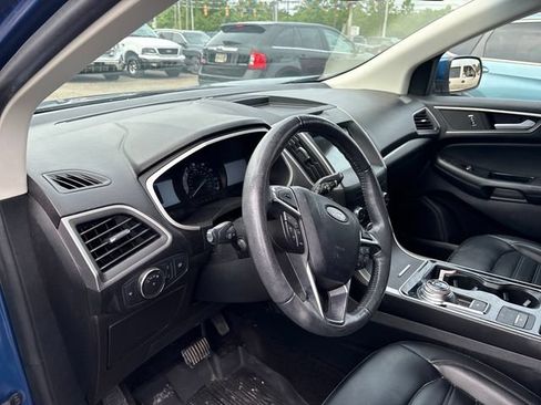 Used 2020 Ford Edge SEL w/ Cold Weather Package AWD/4WD image 8