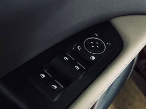 Used 2022 Lincoln Nautilus Reserve image 17