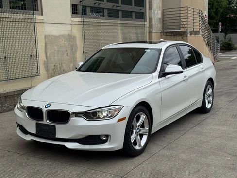 Used 2013 BMW 320i xDrive Sedan image 5