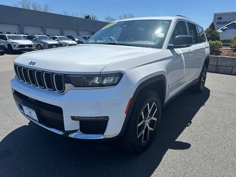 Used 2023 Jeep Grand Cherokee L Limited AWD/4WD image 8