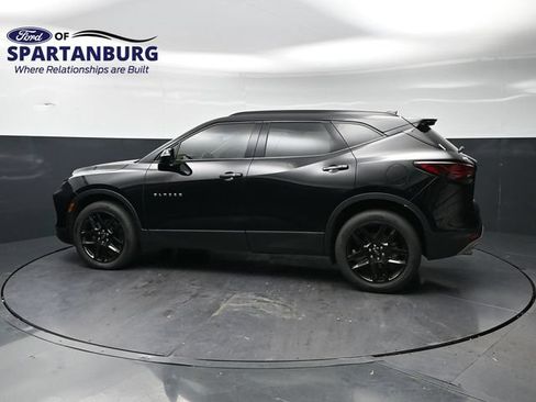 Used 2023 Chevrolet Blazer LT w/ Sound & Technology Package FWD image 3