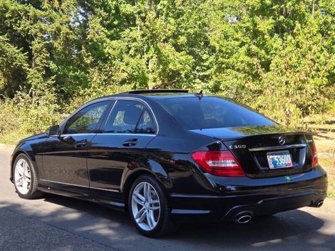 Used 2013 Mercedes-Benz C 300 4MATIC Sedan image 12