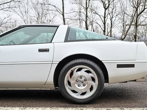 Used 1995 Chevrolet Corvette Coupe RWD image 5