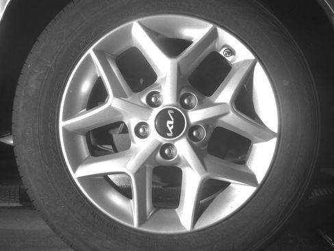 Used 2025 Kia Soul LX w/ LX Technology Package image 15