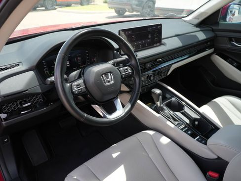 Used 2023 Honda Accord Touring image 15