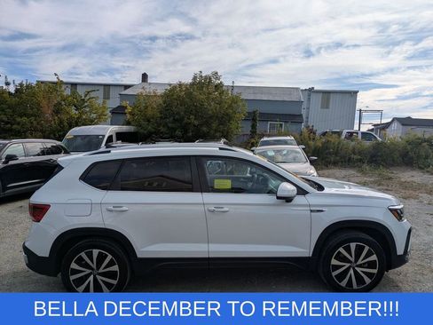 Used 2022 Volkswagen Taos SE image 3