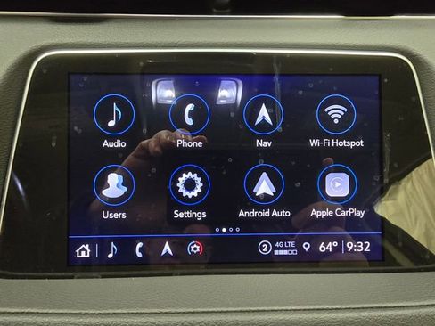 Used 2021 Cadillac XT4 Luxury w/ Cold Weather Package image 20