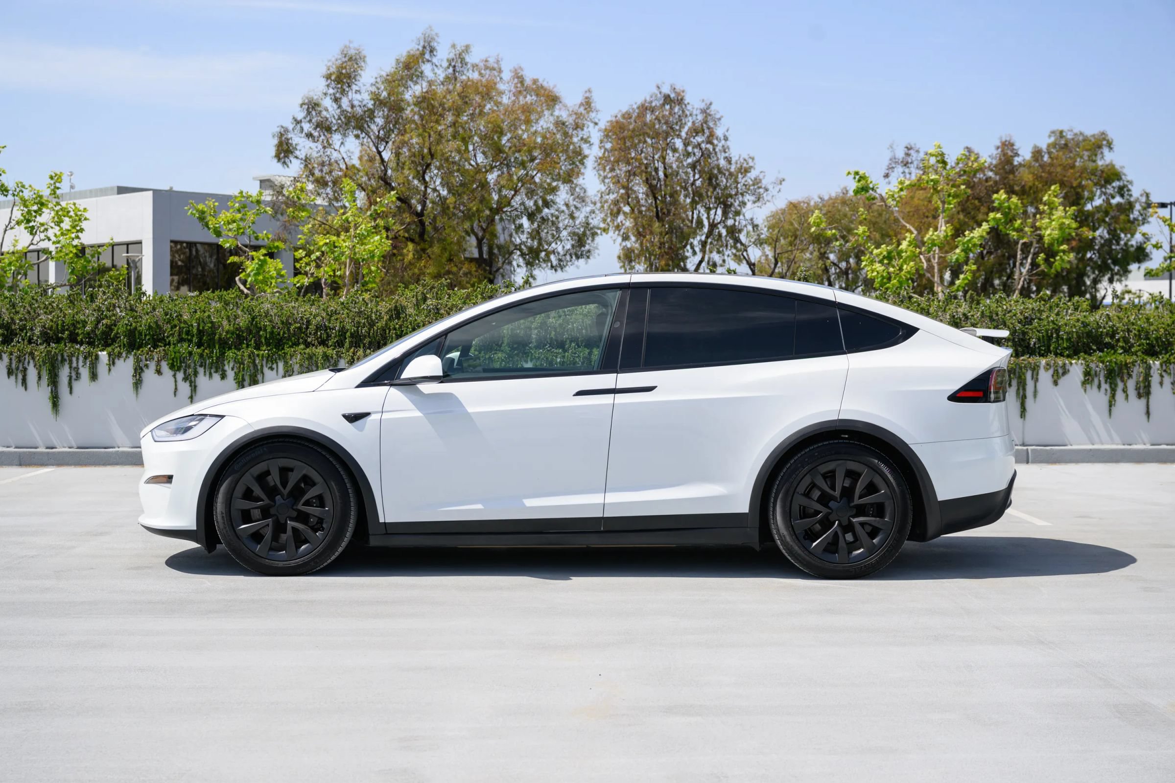 Used 2024 Tesla Model X AWD/4WD image 6