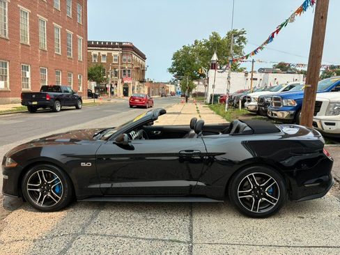 Used 2019 Ford Mustang GT Premium RWD image 18