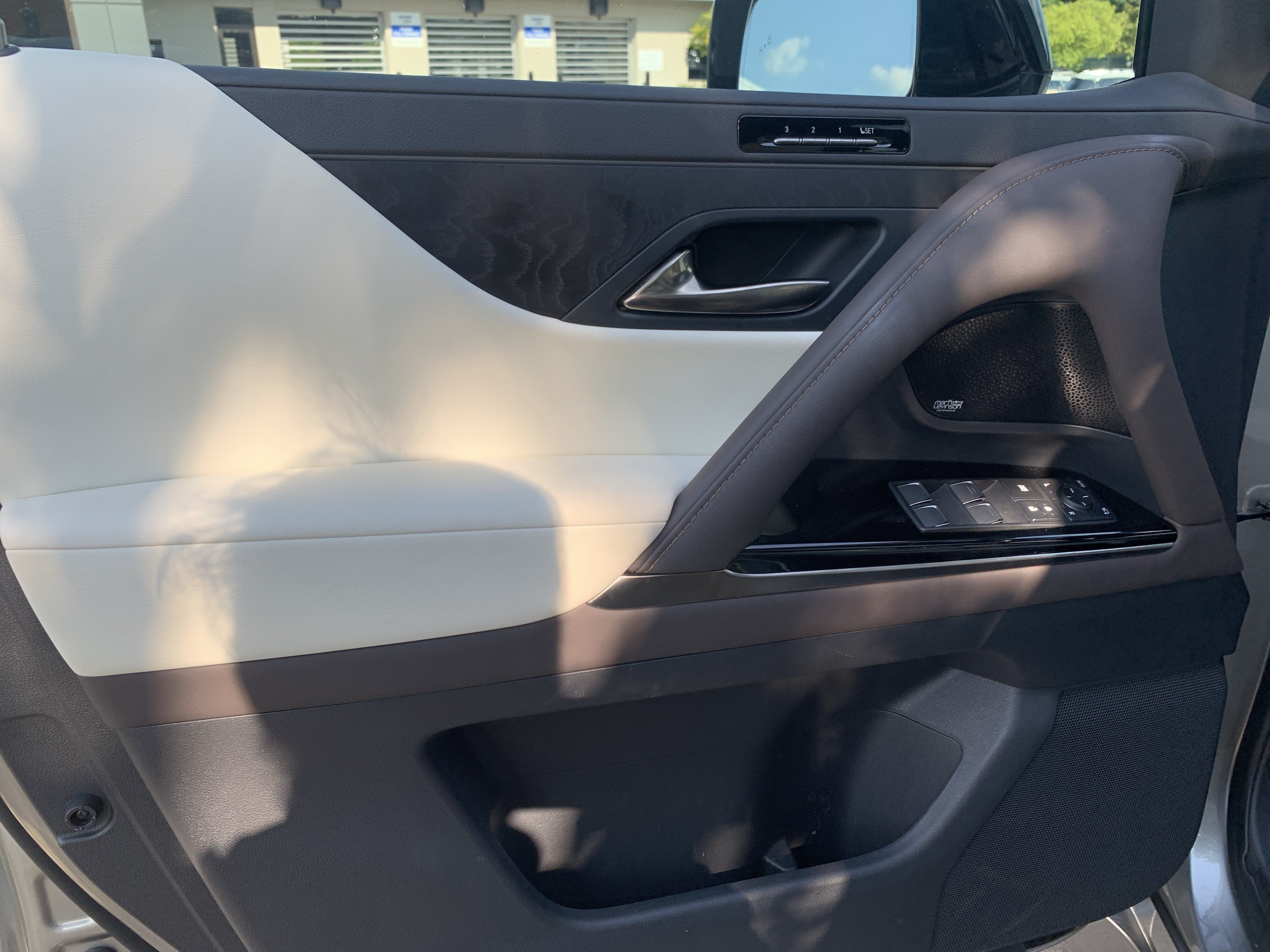 Used 2023 Lexus LX 600 4WD w/ Appearance Package image 16