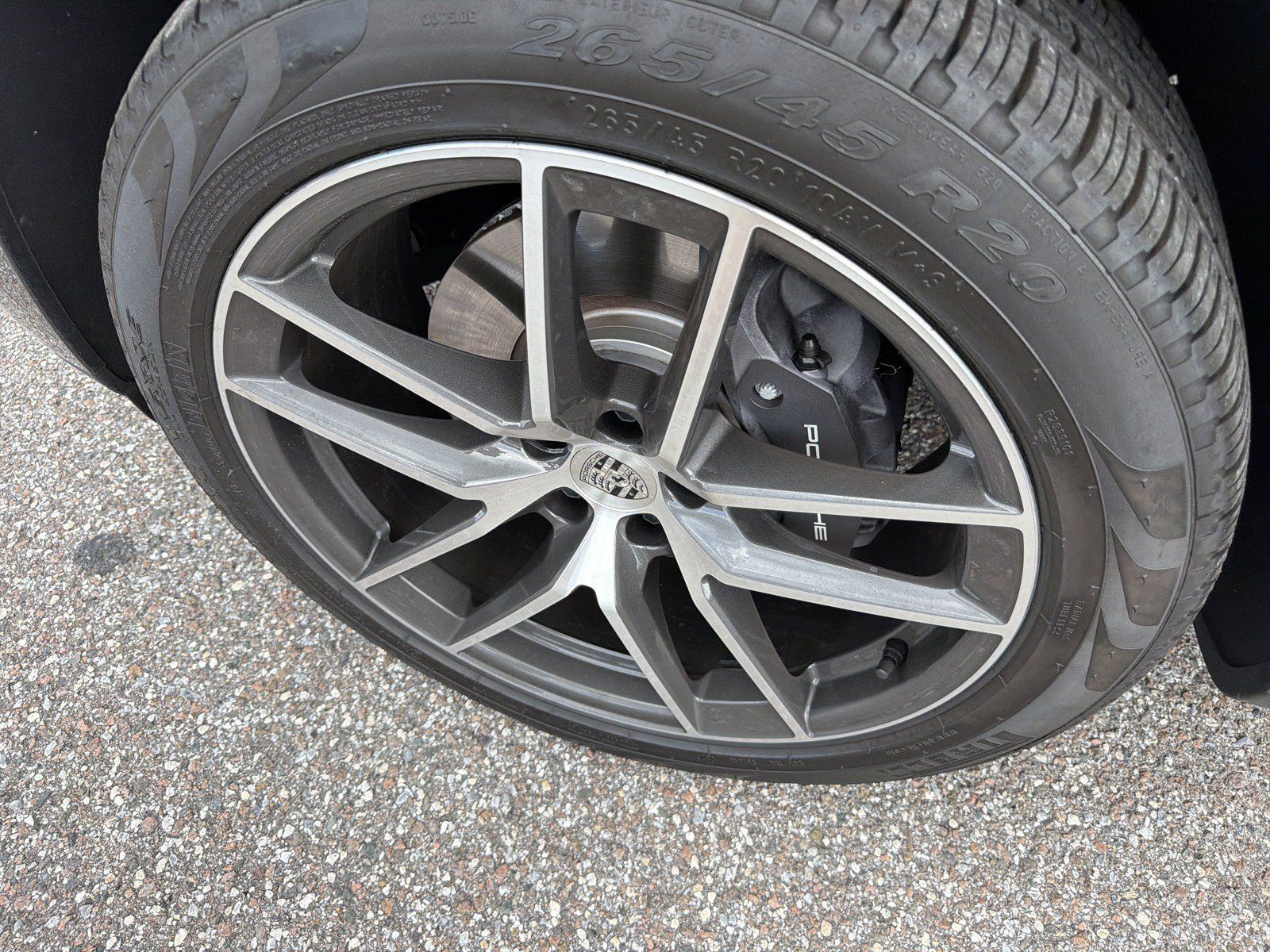 Used 2025 Porsche Macan Turbo AWD/4WD image 36