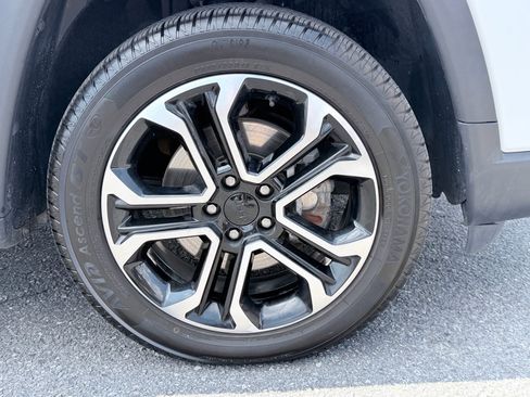 Used 2022 Jeep Compass Limited image 32