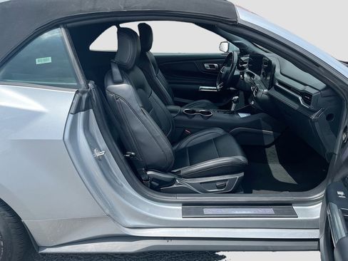 Used 2025 Ford Mustang Premium RWD image 26