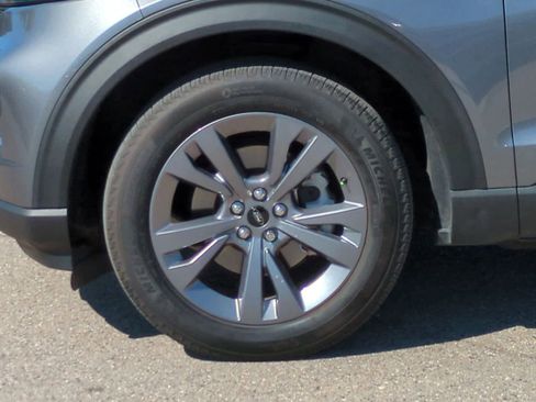 Used 2022 Ford Explorer XLT w/ Equipment Group 202A image 14