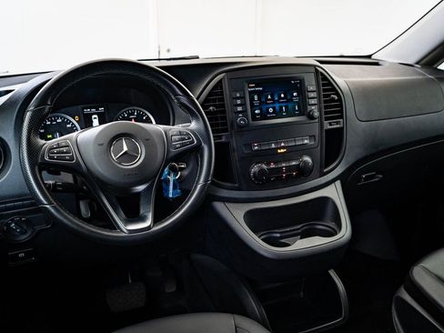 Used 2023 Mercedes-Benz Metris Passenger image 4