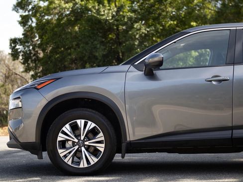 Used 2023 Nissan Rogue SV AWD/4WD image 16