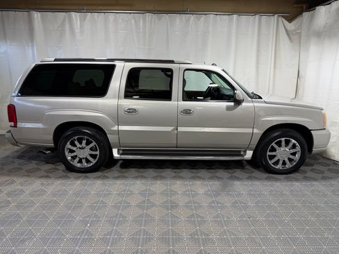 Used 2004 Cadillac Escalade ESV Platinum image 6