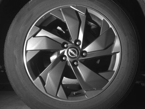 Used 2025 Nissan Rogue SV FWD image 15
