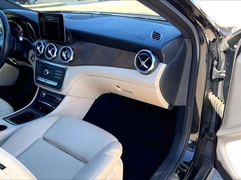 Used 2018 Mercedes-Benz GLA 250 image 18