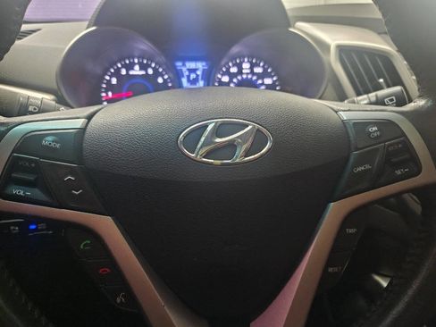 Used 2012 Hyundai Veloster w/ Tech Pkg image 20