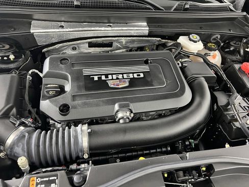 Used 2025 Cadillac XT4 Premium Luxury w/ Cold Weather Package image 33