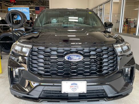 New 2026 Ford Explorer ST-Line AWD/4WD image 3
