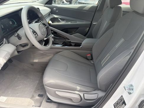 New 2026 Hyundai Elantra Hybrid FWD image 11