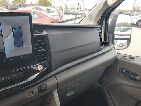 Used 2023 Ford Transit 350 XLT image 26