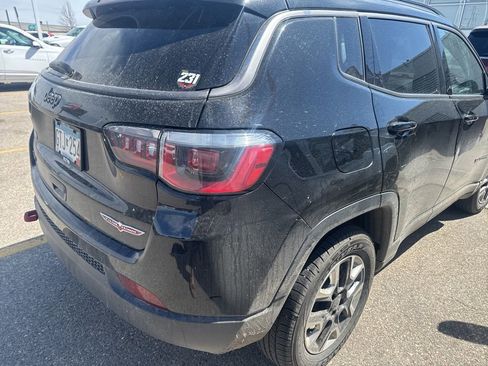 Used 2017 Jeep Compass Trailhawk w/ Leather Interior Group AWD/4WD image 8