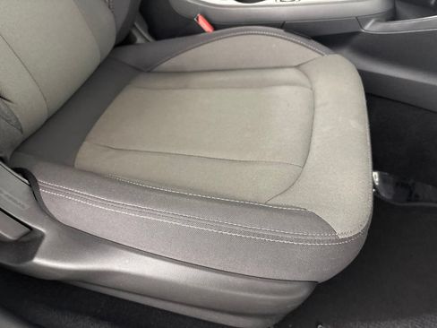 Used 2025 Subaru Crosstrek 2.5i Premium AWD/4WD image 31