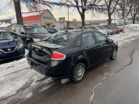 Used 2011 Ford Focus SE w/ Sedan SE Appearance Pkg image 10