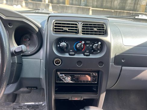 Used 2002 Nissan Xterra XE image 20
