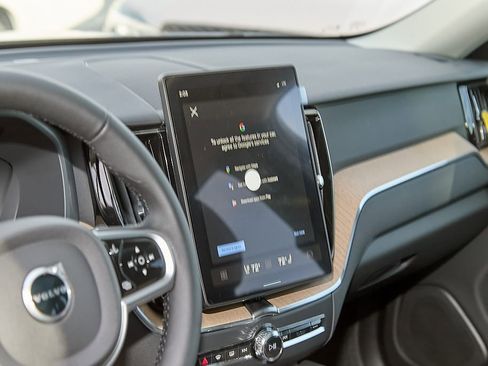 New 2026 Volvo XC60 B5 Plus w/ Protection Package Premier image 14