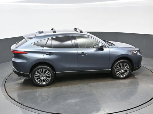 Used 2022 Toyota Venza XLE image 42